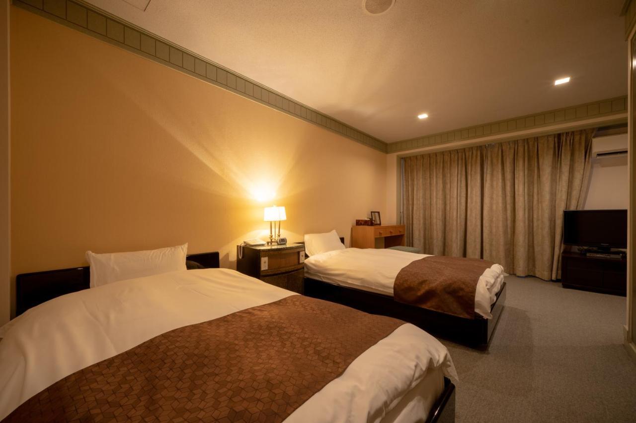 Sakuyama Kitsuregawa Country Club & Bihada Onsen Hotel Kitsuregawa المظهر الخارجي الصورة